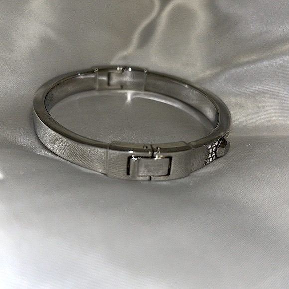 NWOT Michael Kors Silver-Tone Astor Stud Bracelet - Picture 6 of 10